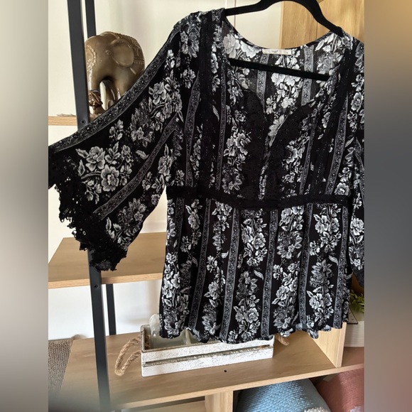 Hagel Tops - BOHO Hagel Floral Black Lace White Bell sleeve Rayon LG Flowy Womens Top Blouse